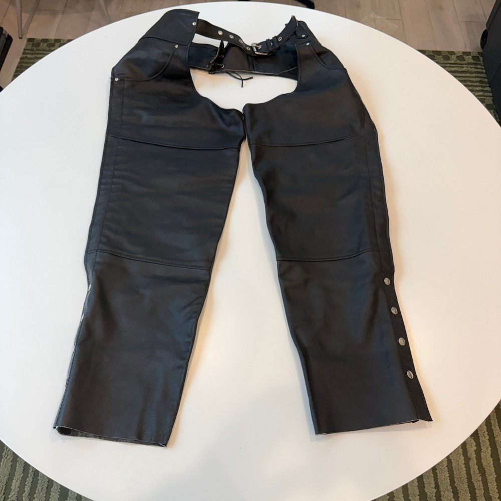 Alpha Cycle Gear Black Leather Motorcycle Riding Chaps Mens Size 34 Adjustable